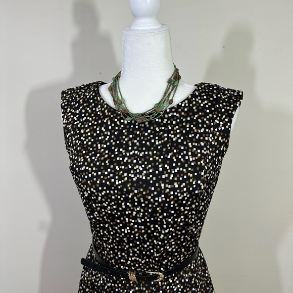 R & K. Sz 6 dress Fit & Flair. Has a tiny square pattern Black belt  Silky feel - Picture 2 of 14